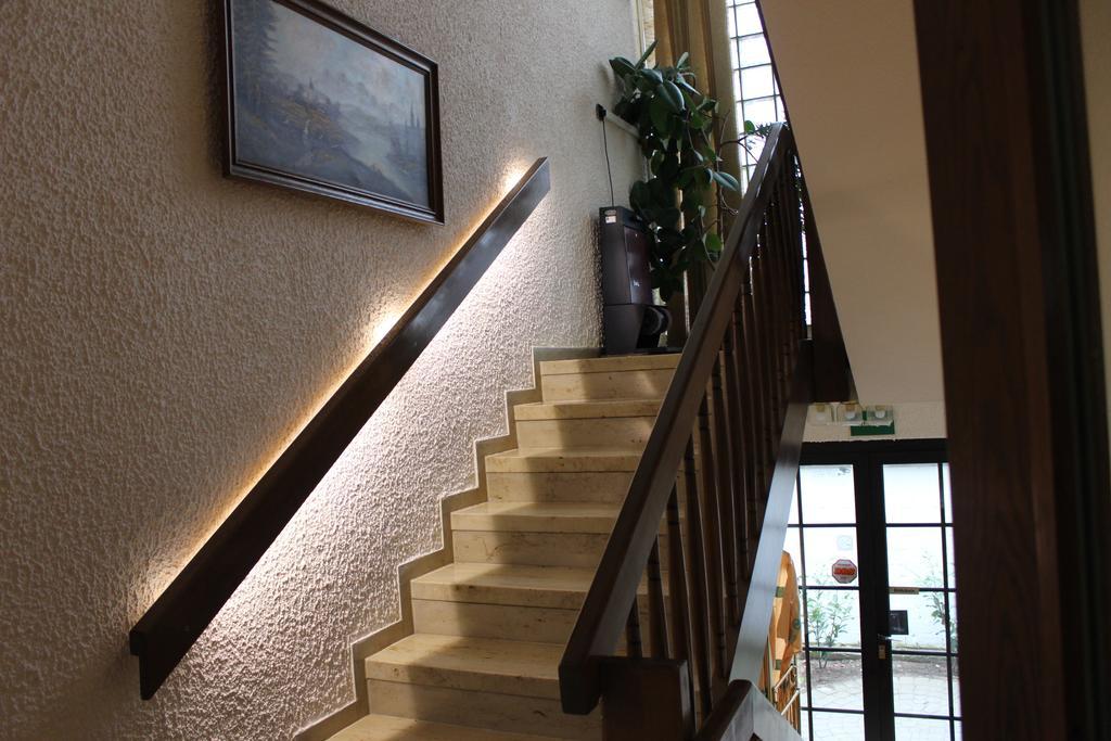 Airport-Hotel Zum Taubengrund Kelsterbach Extérieur photo