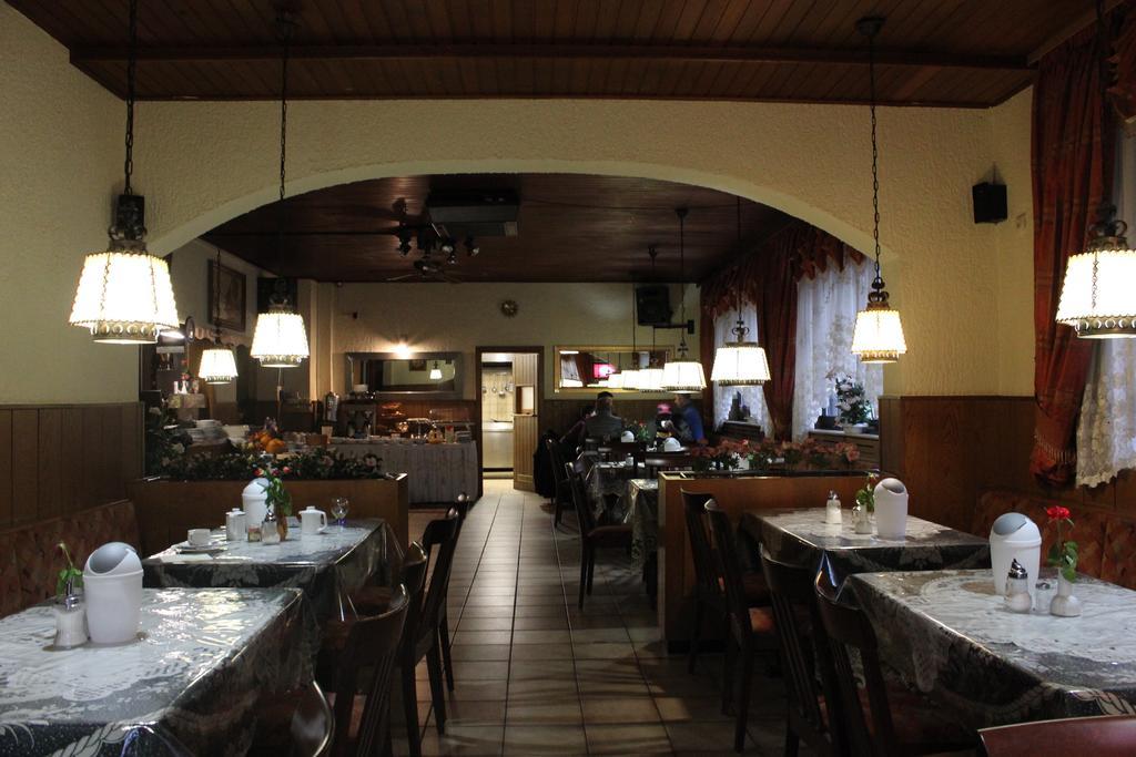 Airport-Hotel Zum Taubengrund Kelsterbach Extérieur photo