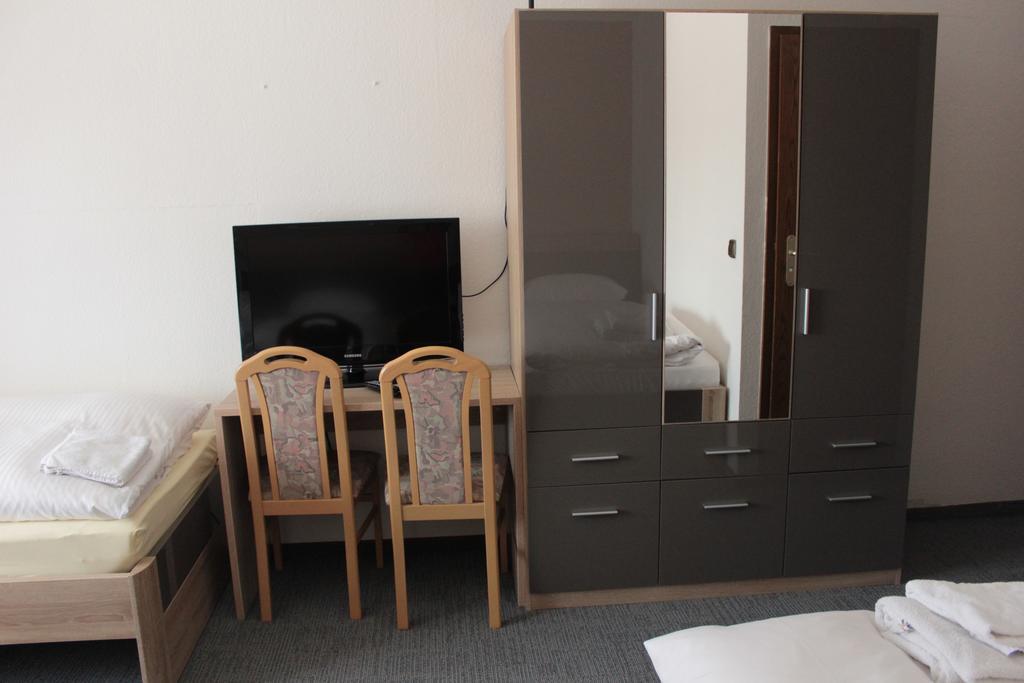 Airport-Hotel Zum Taubengrund Kelsterbach Chambre photo