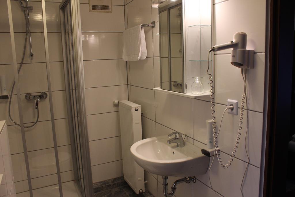 Airport-Hotel Zum Taubengrund Kelsterbach Chambre photo