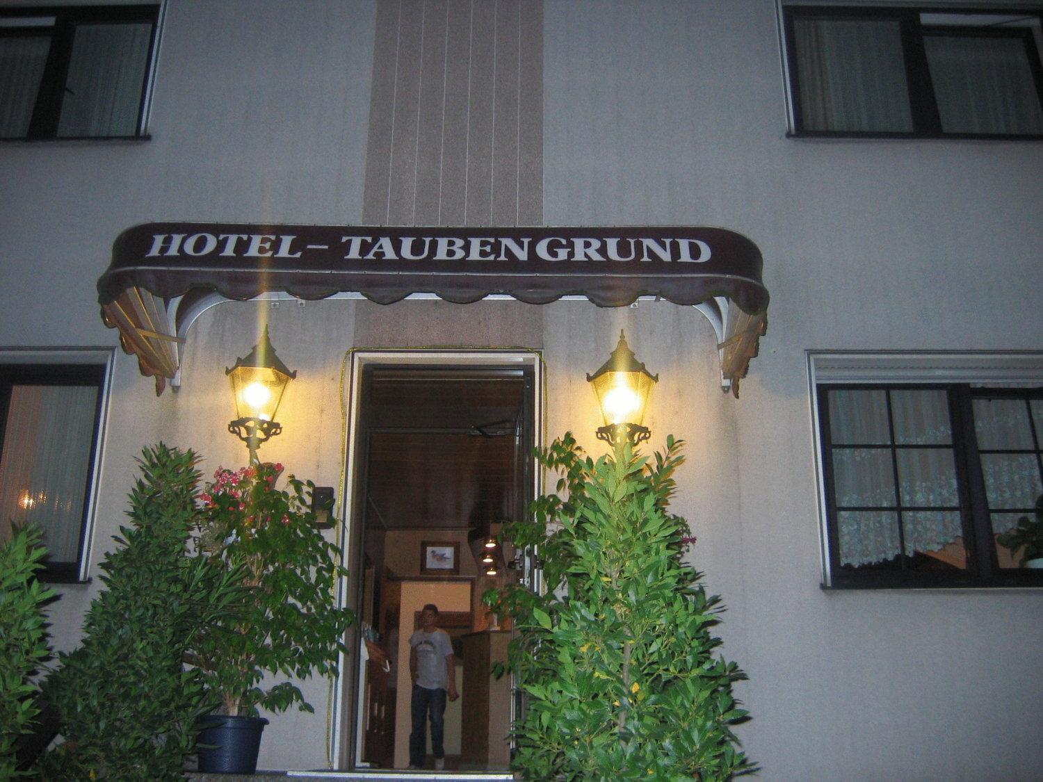 Airport-Hotel Zum Taubengrund Kelsterbach Extérieur photo