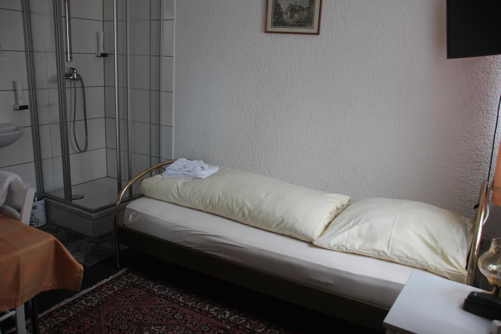 Airport-Hotel Zum Taubengrund Kelsterbach Extérieur photo