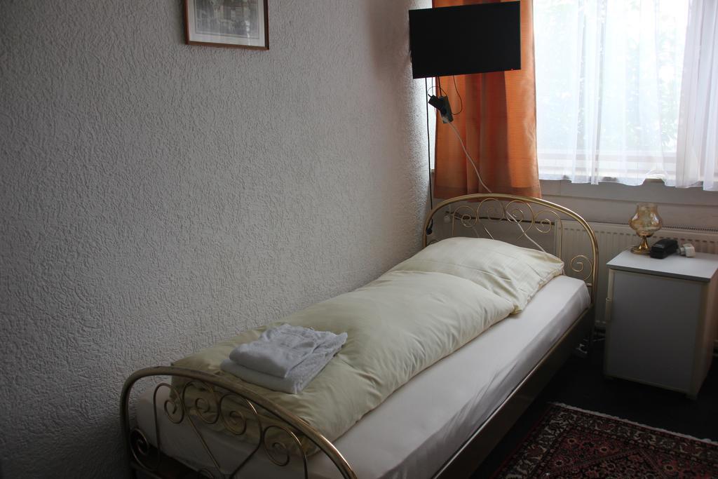 Airport-Hotel Zum Taubengrund Kelsterbach Extérieur photo