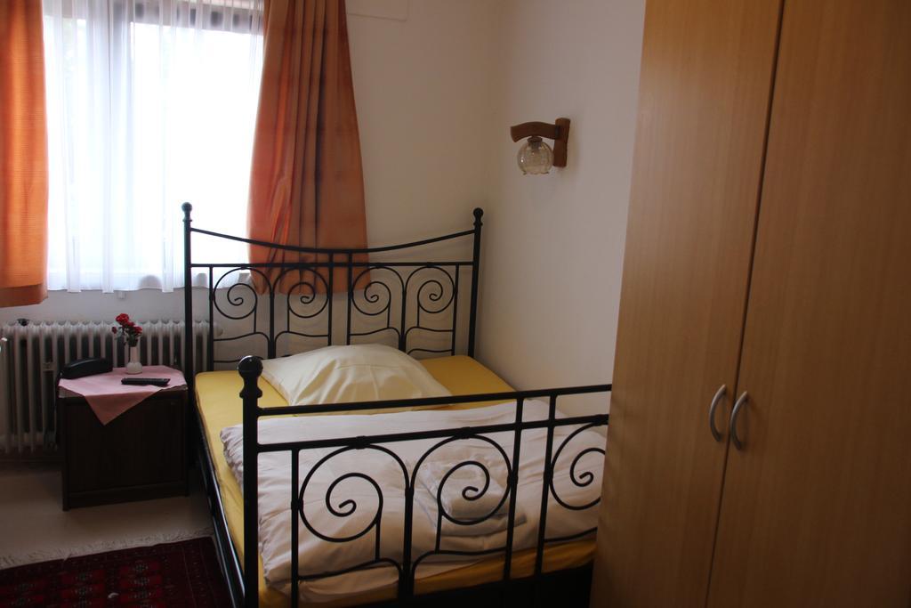 Airport-Hotel Zum Taubengrund Kelsterbach Extérieur photo