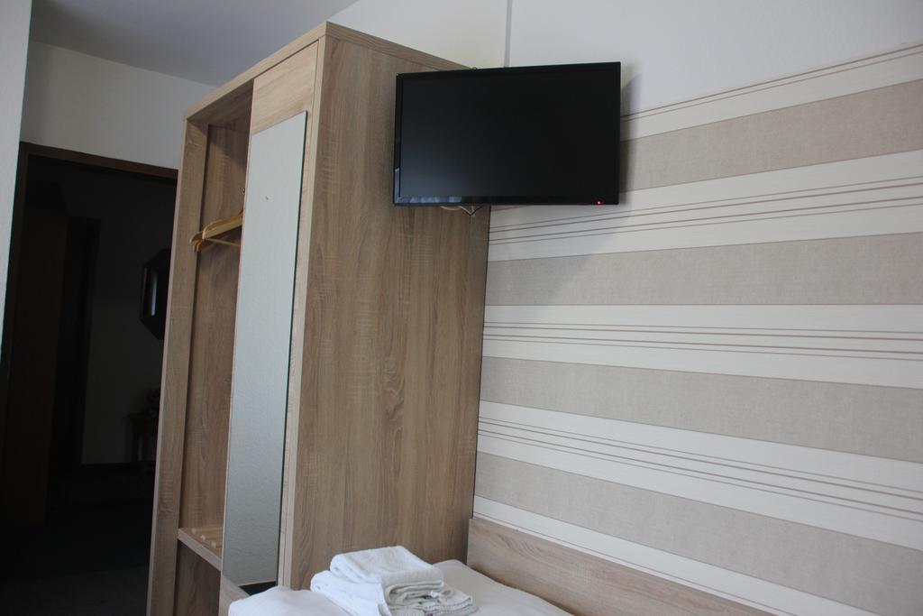 Airport-Hotel Zum Taubengrund Kelsterbach Extérieur photo