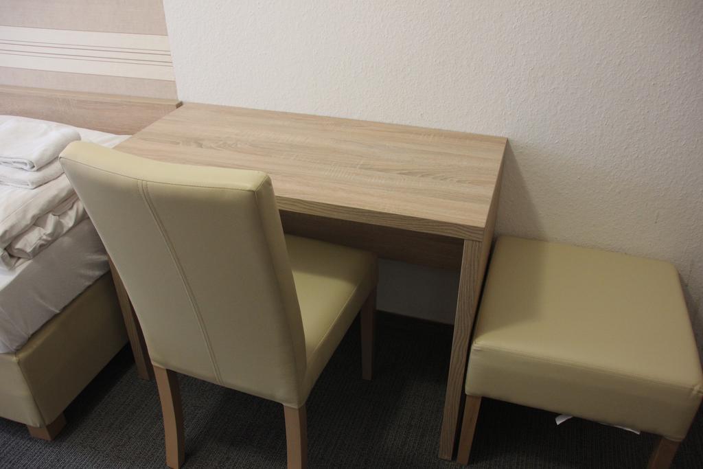 Airport-Hotel Zum Taubengrund Kelsterbach Extérieur photo