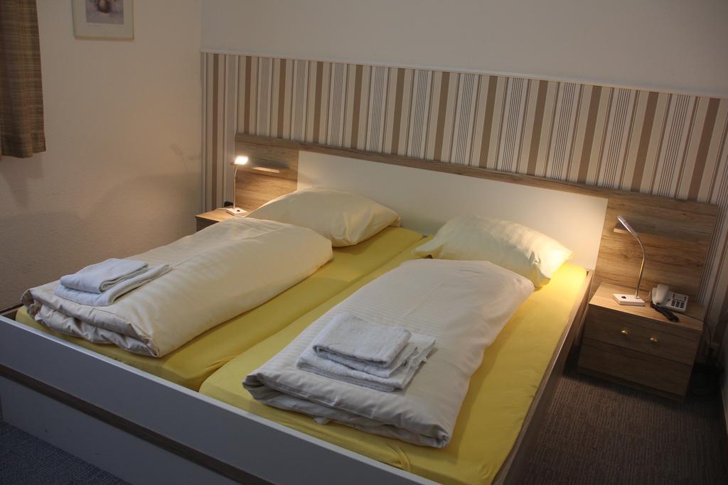 Airport-Hotel Zum Taubengrund Kelsterbach Extérieur photo